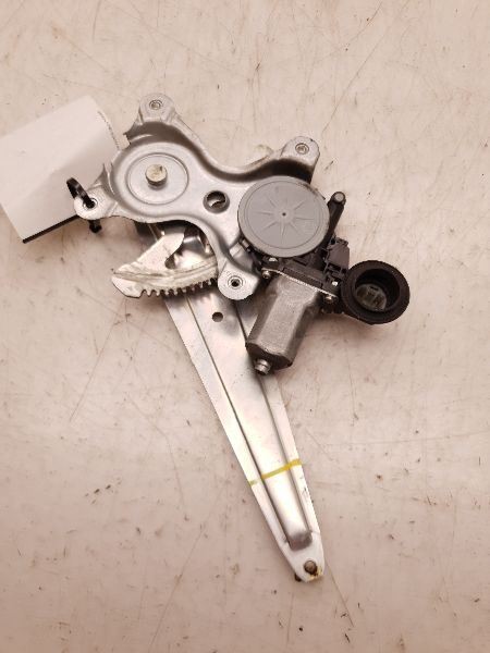 08-15 SCION XB DRIVER SIDE REAR WINDOW REGULATOR ASSEMBLY