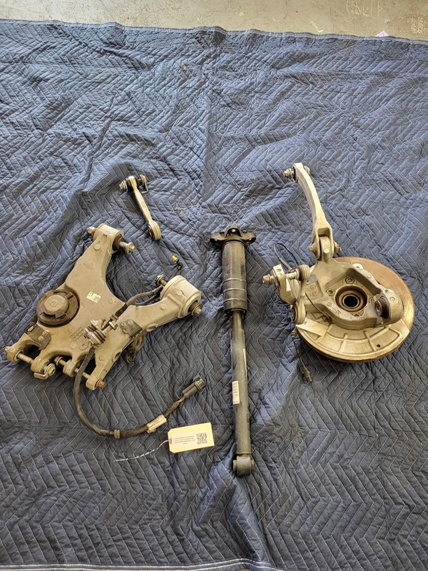 Used Oem Alfa Romeo Right Rear Suspension Knee 2.0L AWD 2018-2024 Stelvio
