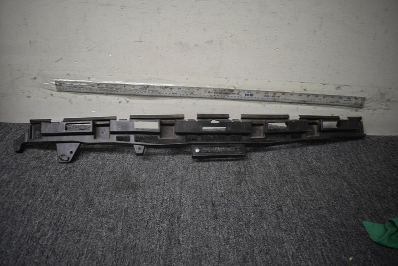 2014-2020 CHEVROLET IMPALA CENTER BRACKET FACTORY OEM