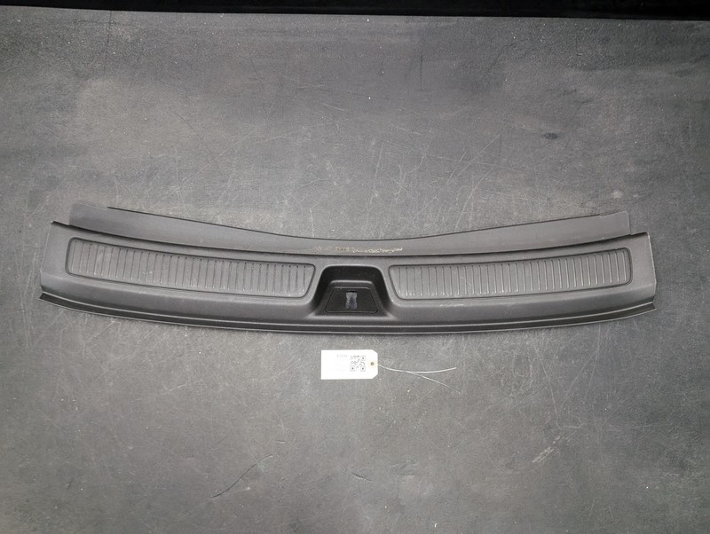 Rear Trunk End Sill Scuff Plate 2022 Buick Envision 39122884 2021 2023
