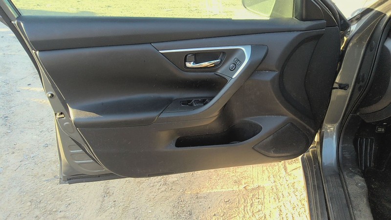 Front Door Trim Panel NISSAN ALTIMA Left 16 17 18 15 14 13