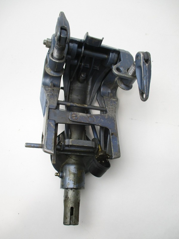 0379284 Swivel Stern Bracket for Evinrude Johnson 6 Hp Outboard 1977 379284