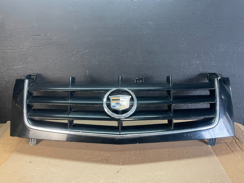 2002 to 2006 Cadillac Escalade Front Upper Grille Grill OEM AE3462 DG