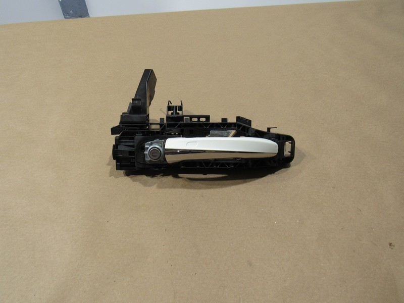 18-21 Mercedes GT 63 X290 2019 Front Left Driver Exterior Door Handle Bracket :A