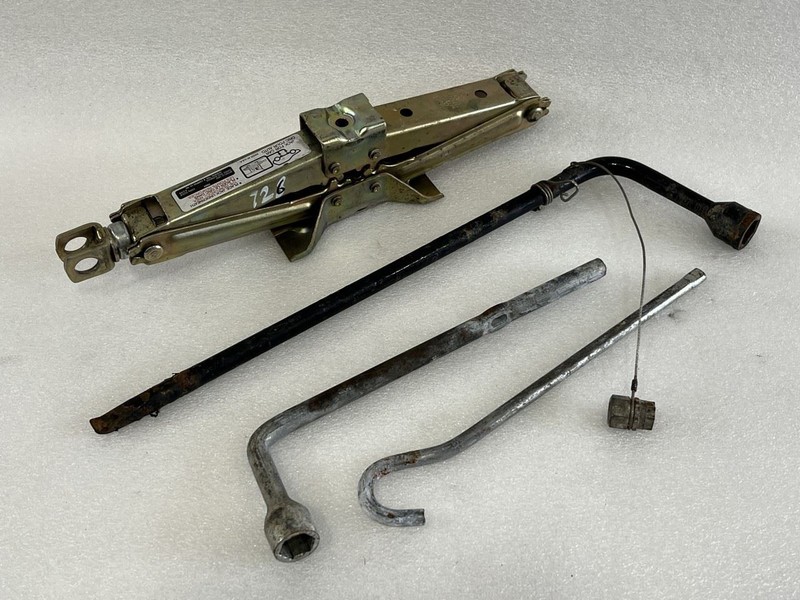 1994 1995 1996 1997 HONDA ACCORD SPARE TIRE JACK AND TOOLS 4 PIECES