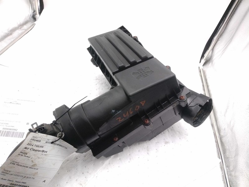 2014 Volkswagen Tiguan Air Cleaner Assembly OEM 1K0129607AG Black 111K Miles