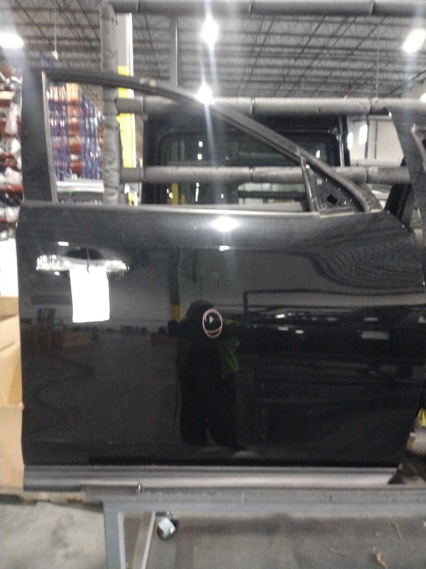2017 Nissan Pathfinder Right Front Door Black 347537 Used, Scratched