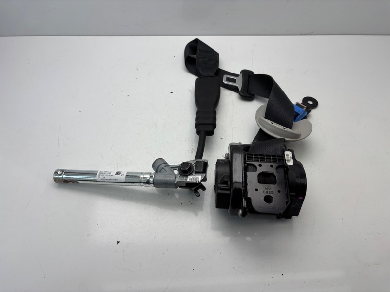 Used Front Left Seat Belt Front fits: 2019 Kia Forte Sedan driver retractor Fron