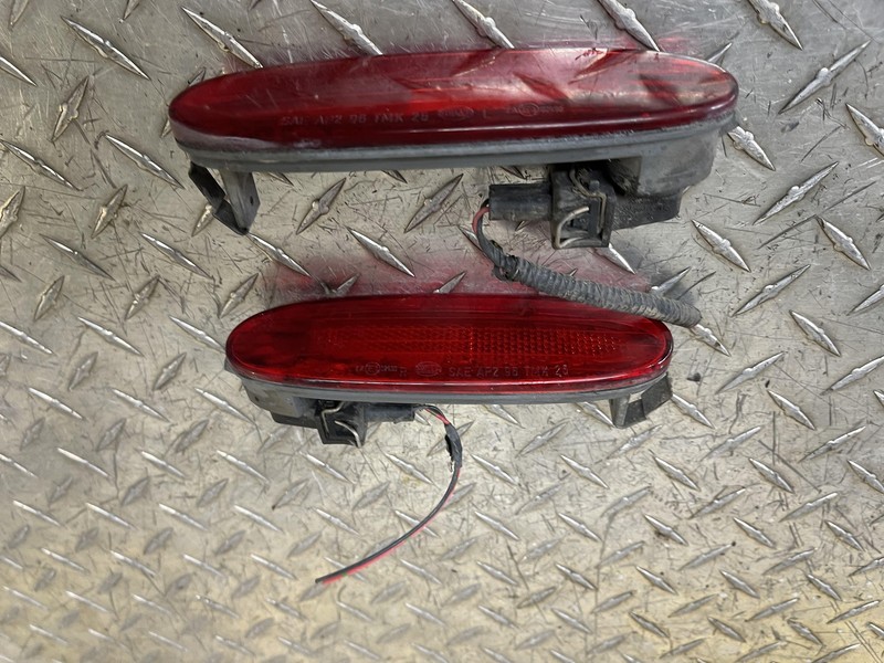 1998-2003 Jaguar XJ8 Vanden Plas Rear Tail Light Marker Light Oem Tested