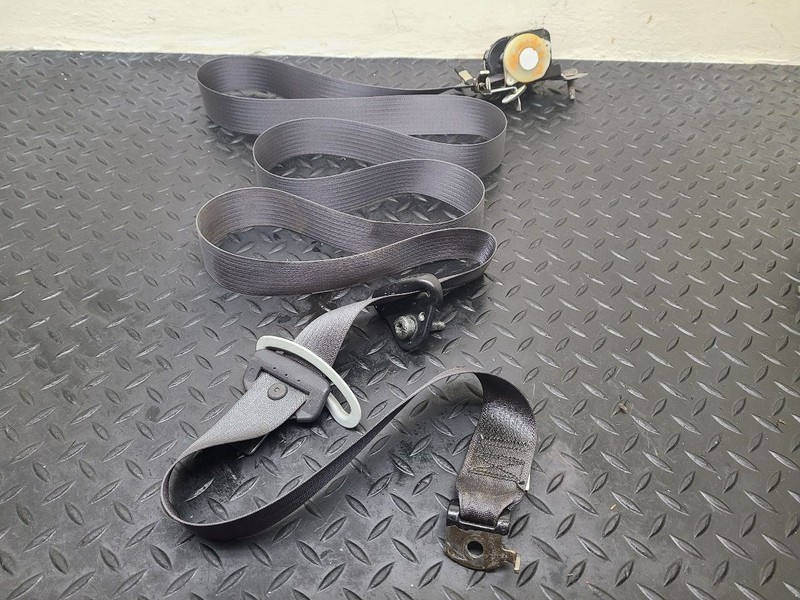 02-05 Ford Explorer 3RD Row Left Driver Retractor Gray OEM 3L2Z-78611B69-AAE