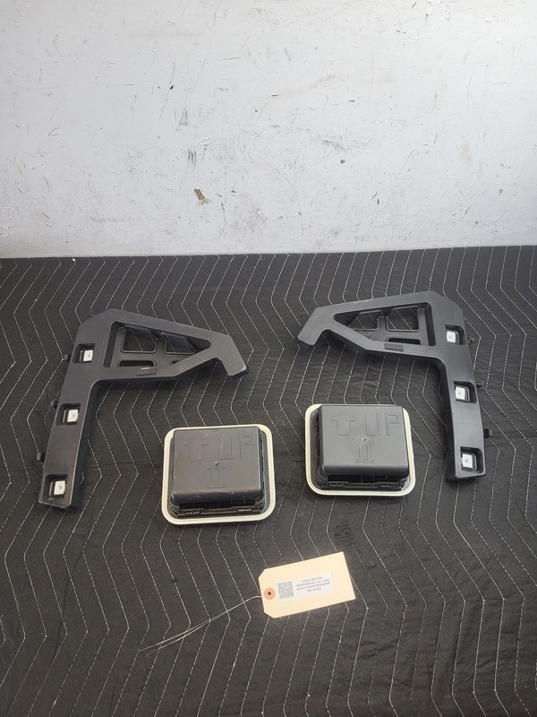 Used Oem Kia Rear Bumper Brackets & Quarter Pressure Vent for 2023-2024 Sportage