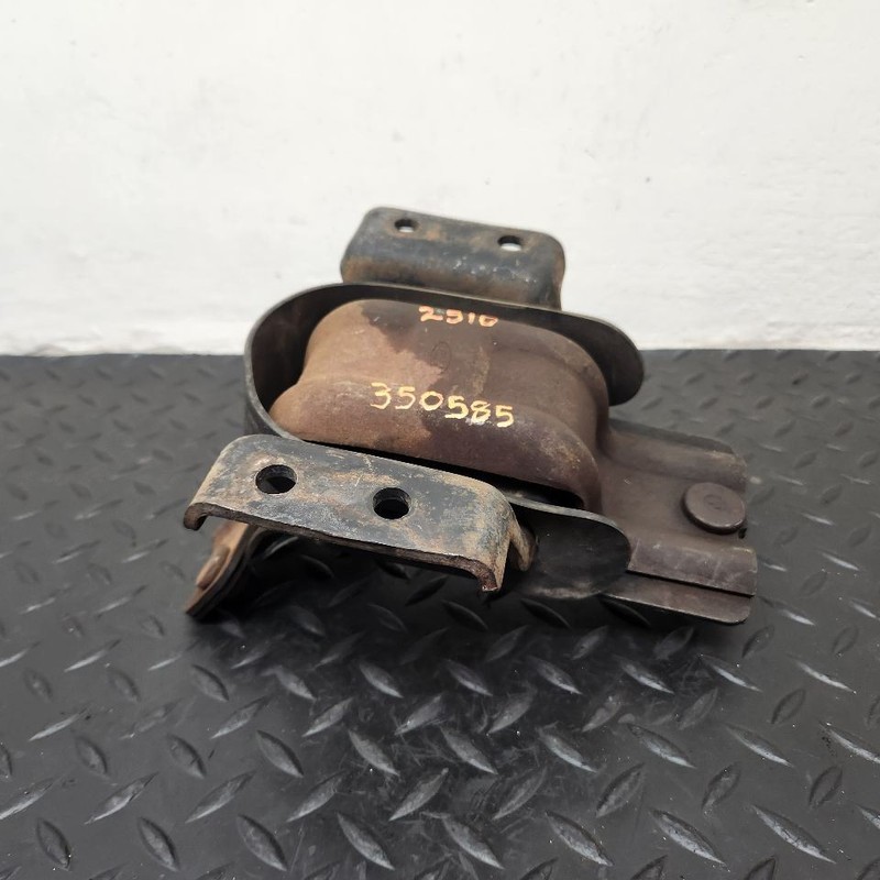 05-19 Ford E450SD 6.0L Left Driver Engine Mounts OEM 4C2Z-6038-AA