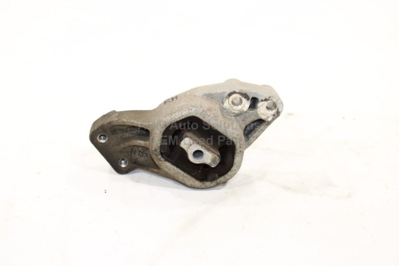 2019-2024 RAM 1500 5.7L Front Right Engine Frame Mount OEM