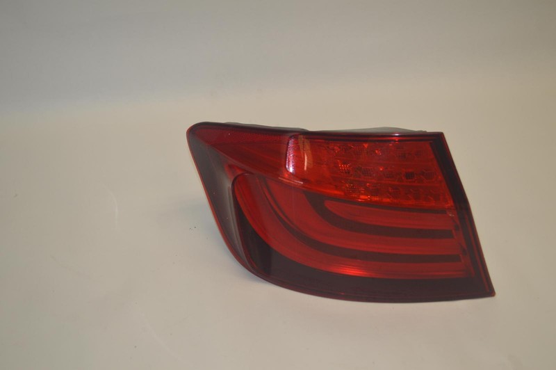 2012-2013 BMW M5 REAR LEFT DRIVER SIDE QUARTER PANEL TAIL LIGHT LAMP OEM
