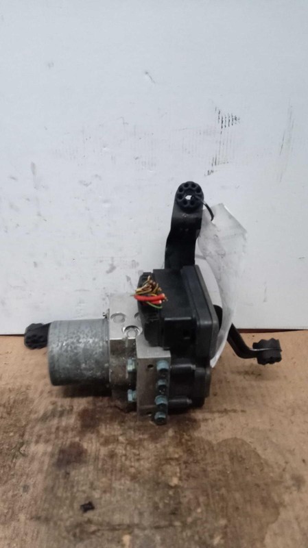 2016 BMW X5 ABS Pump & Motor Assembly OEM 517612 138k Miles White