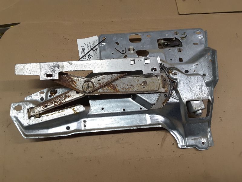 97 98 99 BONNEVILLE R. FRT WINDOW REGULATOR 80314