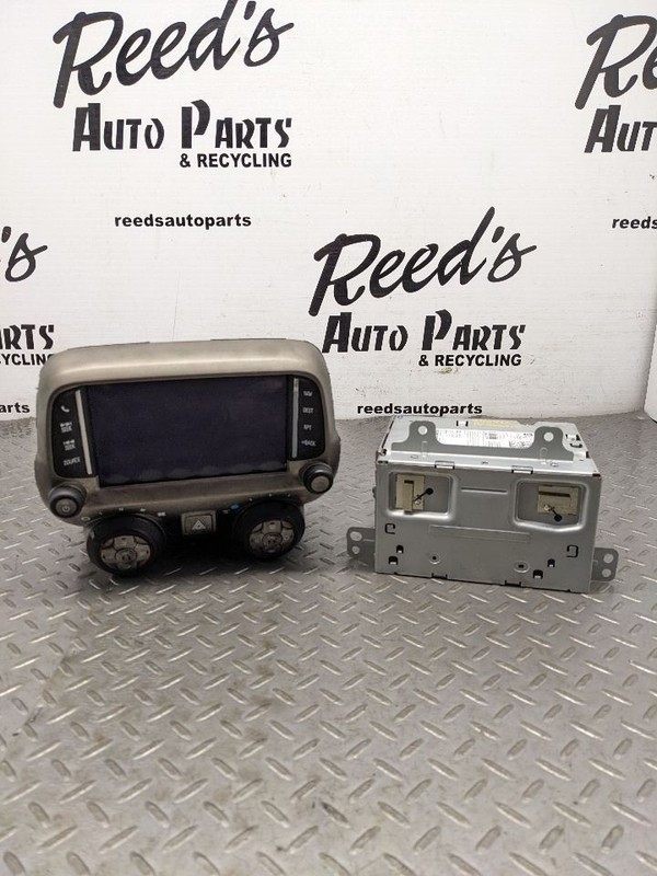 Audio Equipment Radio Receiver AM-FM-USB-MP3-NAV Fits 16-17 EQUINOX 1176339