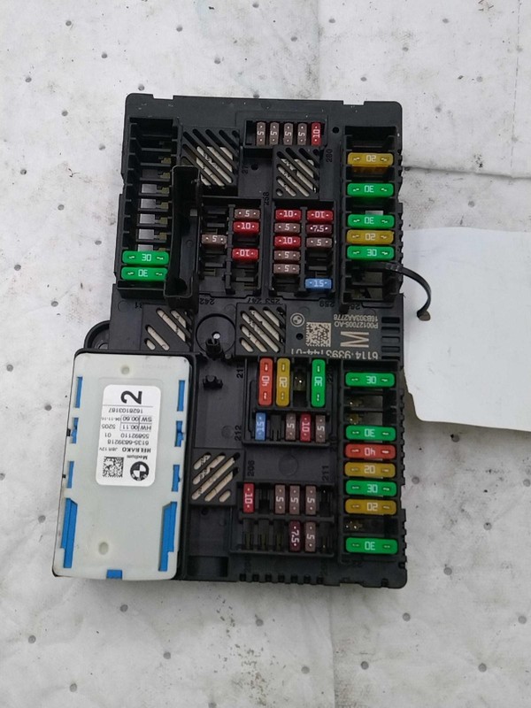 2017 BMW 530i OEM Fuse Box 61146837092 Used 122K Miles White