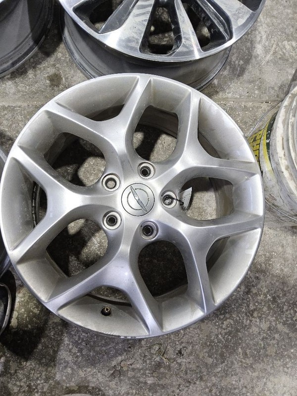 2017-2018 Chrysler Pacifica Road Wheel Rim 18x7-1/2 Aluminum 5 Y Spoke Silver