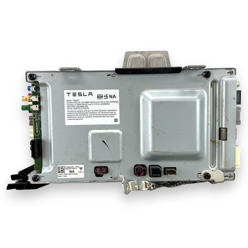 Tesla Model 3 2017-2023 Media Control Computer Module Unit MCU OEM 1521482-00-D