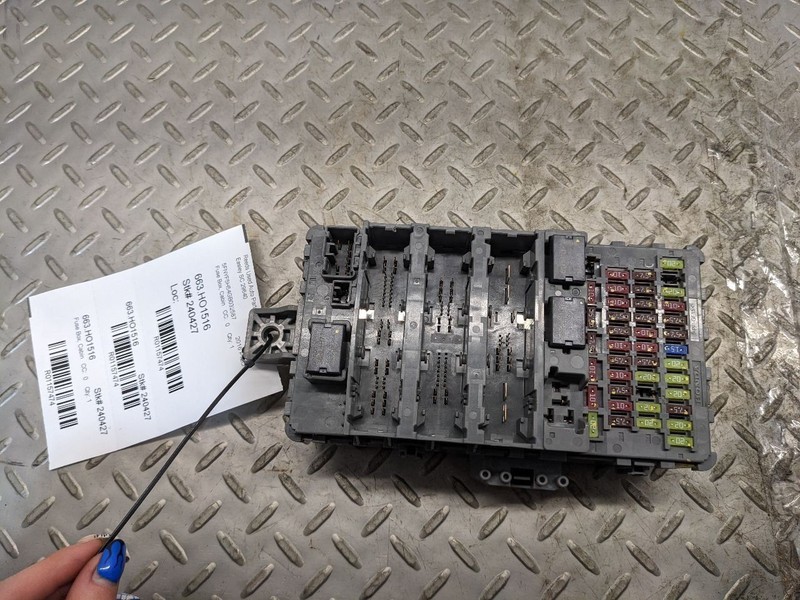 2016-18 Honda Pilot Elite 3.5L AWD Cabin Fuse Relay Box Junction Block Un1157474