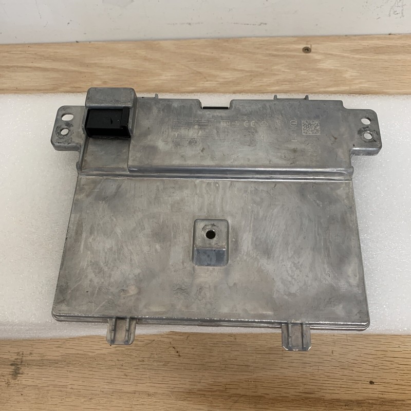17-21 TESLA MODEL 3 CENTER CONSOLE INDUCTIVE CHARGER MODULE OEM 1156 B114