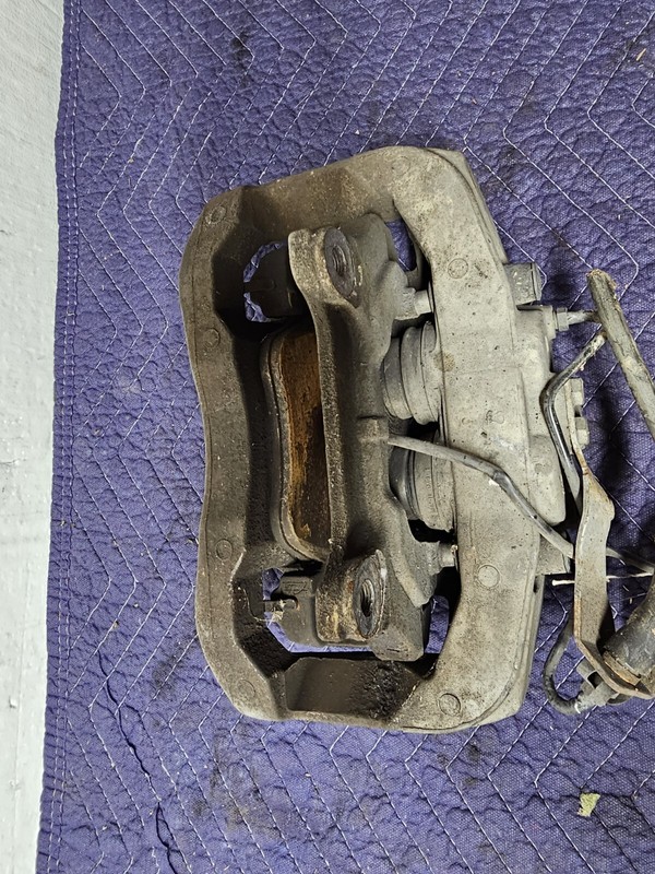 2005 AUDI A8 CALIPER BRAKE FRONT RIGHT OEM 05 06 07 08 09 10