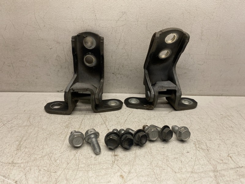 2004-2007 TOYOTA HIGHLANDER RIGHT FRONT DOOR UPPER AND LOWER HINGE HINGES SET