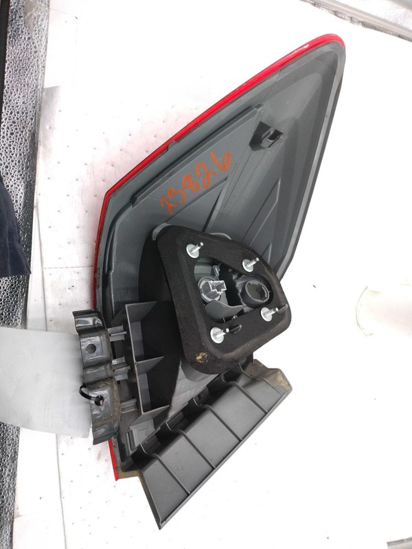 2015 Honda Accord Right Tail Light Assembly OEM 91611 - Used, 146K Miles