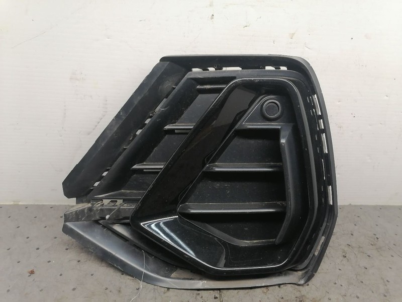 Driver Grille With S Line Appearance Option Ends Fits 21-23 AUDI Q3 1579280
