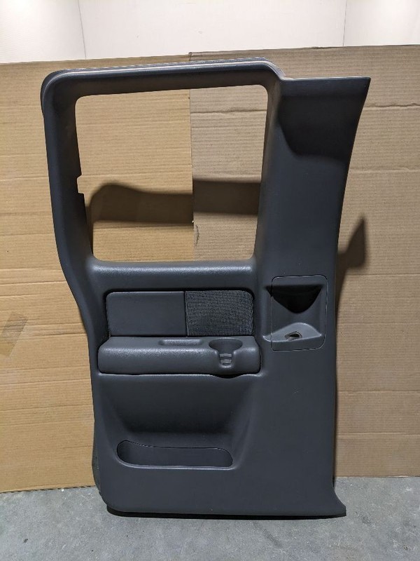 03-06 Silverado Extended Cab Rear Driver Side Left LH Interior Door Trim 1170209
