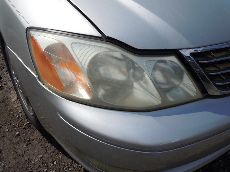 2000-2004 Toyota Avalon Halogen Headlight Passenger Right