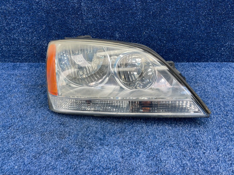 2003-2006 Kia Sorento Passenger Right Side Headlight Lamp DEPO 92102-3E011 OEM