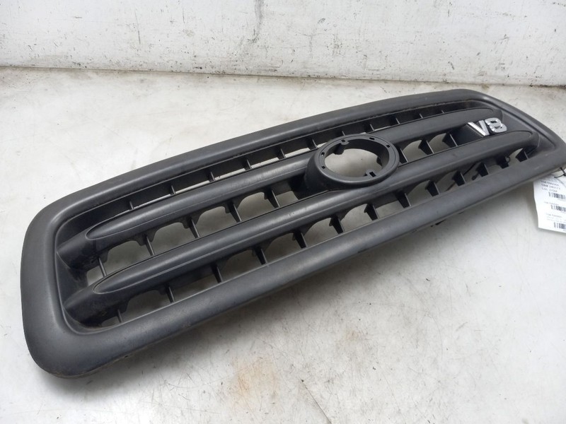 01-04 TOYOTA SEQUOIA SR5 4.7L RWD AT FRONT UPPER GRILLE