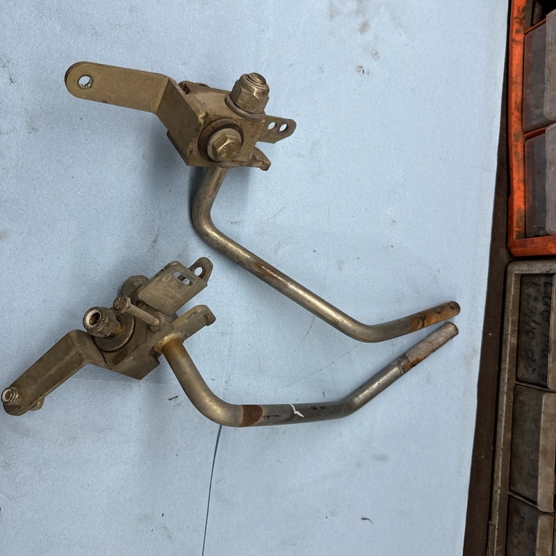 Dixon Riding Lawn Mower Speed ZTR 30 Hydrostatic Drive Steering Lower Levers