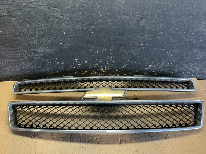 2007 to 2014 Chevrolet Avalanche Front Upper Lower Set Grill Grille Oem Y9707 DG