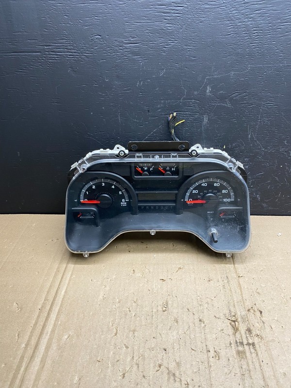 2014 2015 Ford E150 E250 E350 VAN Gauge Speedometer Cluster AB9061 DG