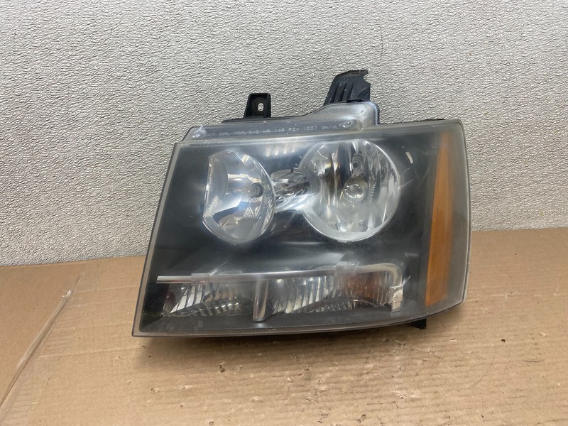 2007 to 2013 Chevrolet Suburban Tahoe Left Driver LH Headlight Oem AA8802 DW