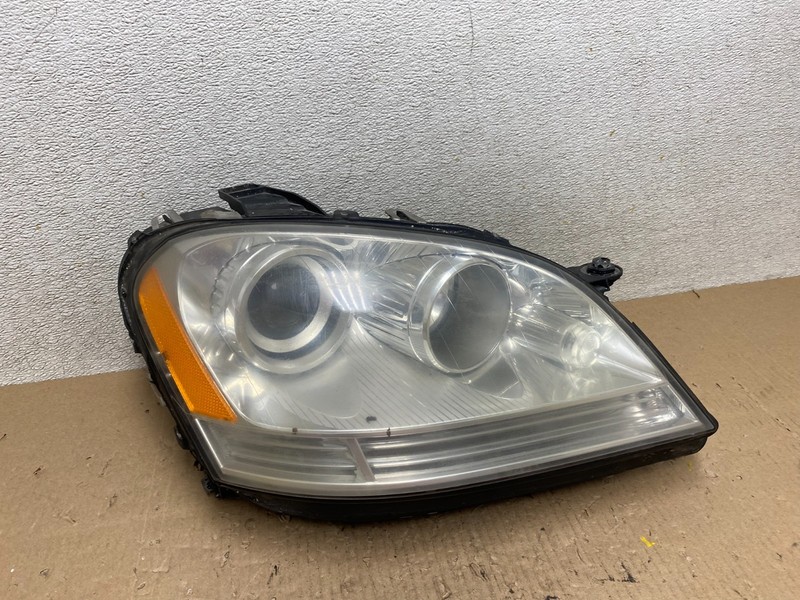 Halogen 2006-2009 Mercedes-Benz ML Class Right Passenger Headlight R8378 DW
