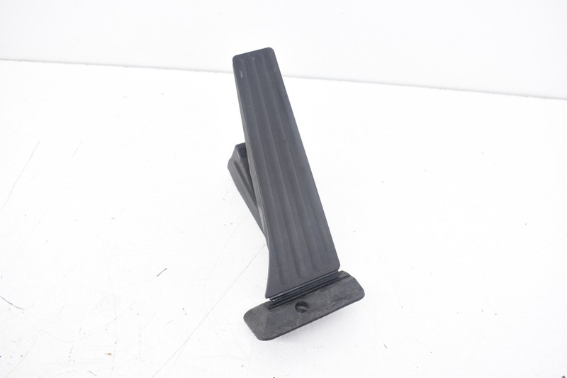 2009 BMW 328xi E90 Automatic Accelerator Gas Throttle Pedal OEM KW85