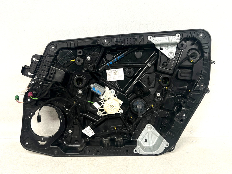⭐19-22 MERCEDES-BENZ A220 FRONT RIGHT DOOR WINDOW REGULATOR/CARRIER OEM LOT2712