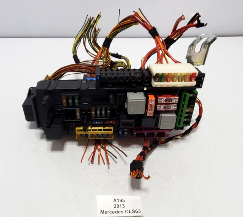 ✅ 2010-2018 OEM Mercedes W218 CLS63 AMG Rear Relay Fuse Box SAM Module Unit