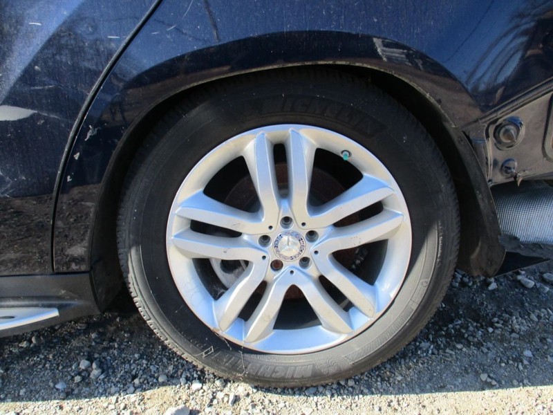 2017 Mercedes GLS-Class 20X8.5 10-Spoke Wheel Small Dent And Face Scratches