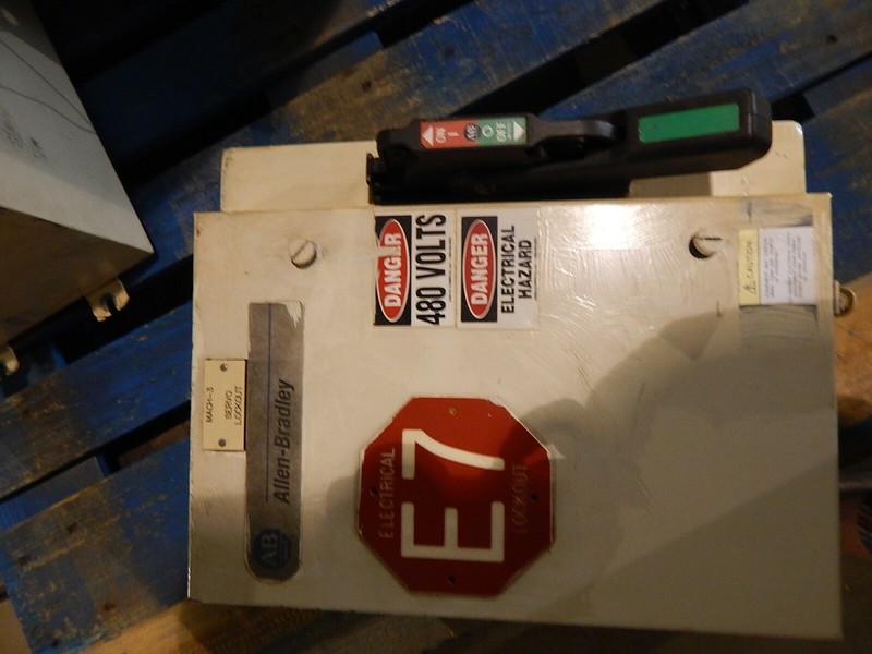 Allen Bradley 1494G-BF3N-421 AL-208 E7 Mach 3 Servo Lockout Enclosure