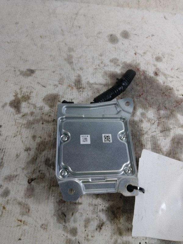 Used Air Bag Module fits: 2022 Nissan Versa Air Bag center console Grade A