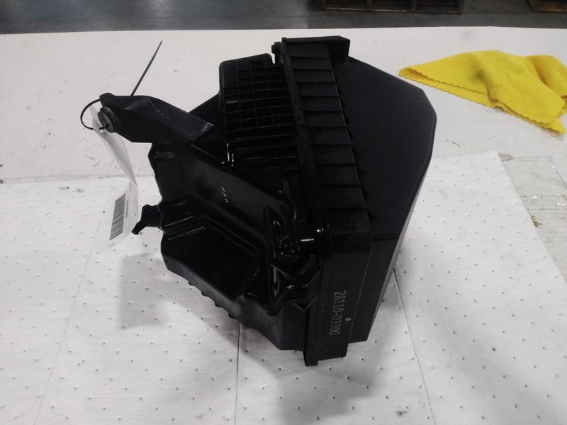 2017 Hyundai Tucson Air Cleaner Assembly OEM 28110D3300 Used 91k Miles