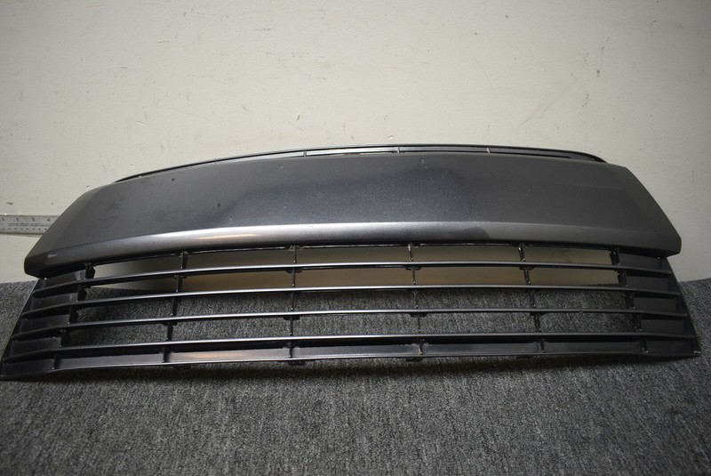 2014-2017 TOYOTA COROLLA LOWER RADIATOR GRILLE FACTORY OEM