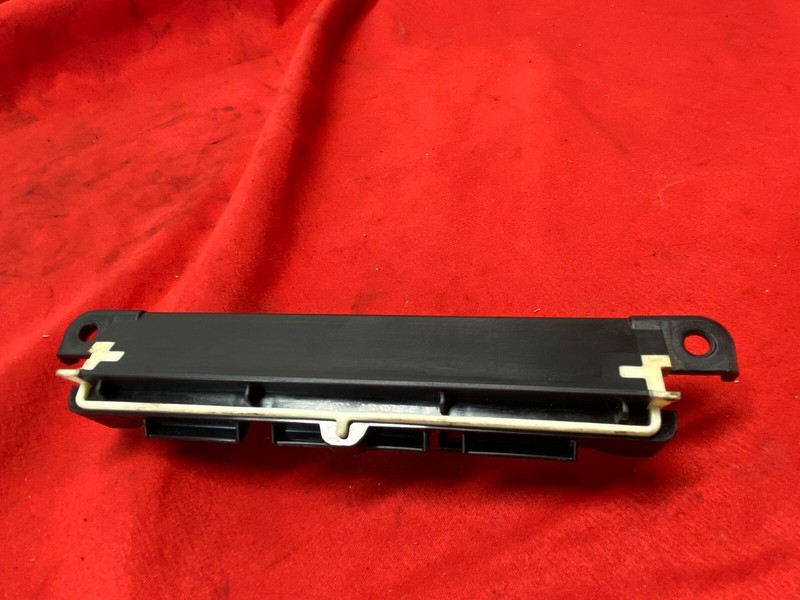 BMW F01 F02 F06 F10 F12 Retainer Mount Fuse Box Grommet Panel Trim Panel OEM✅
