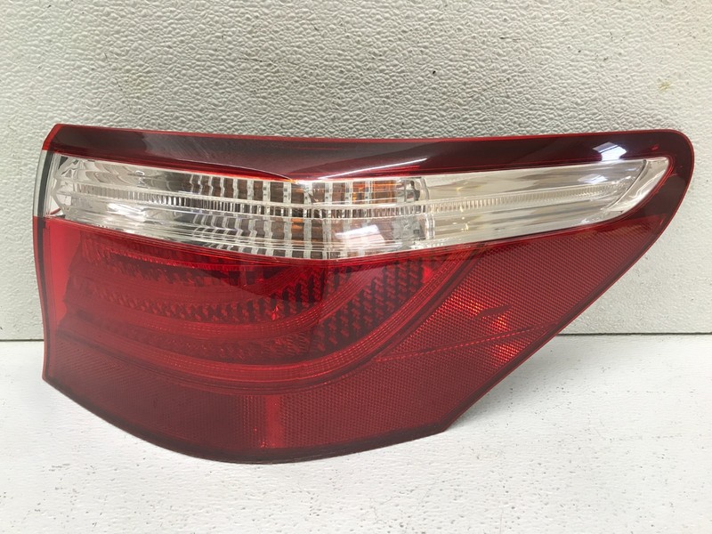 07-09 Lexus LS460 Rear Right RH Passenger Outer Tail Light Lamp Taillight OEM
