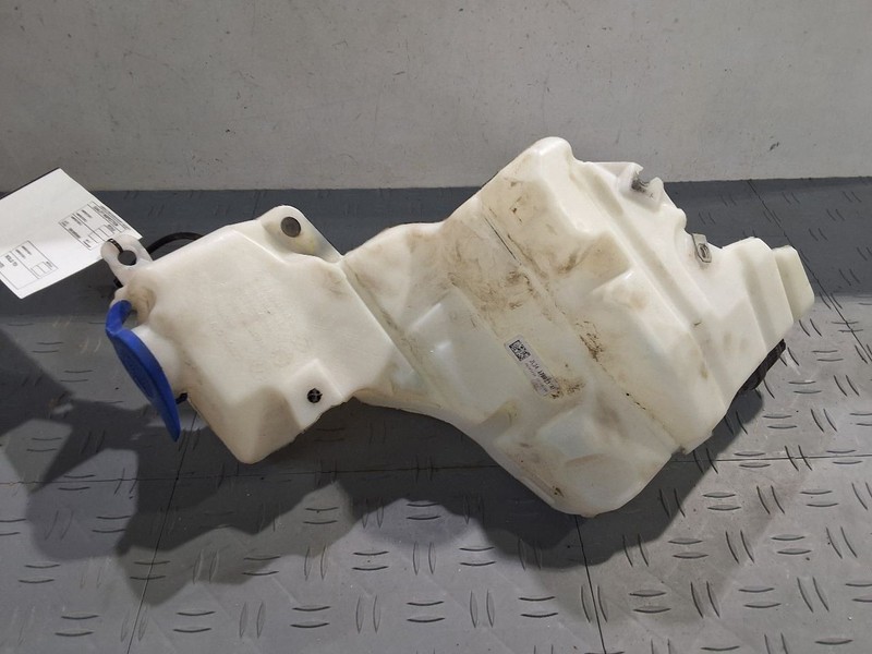 Wash Reservoir Fits 18-20 FORD F150 PICKUP 3422570